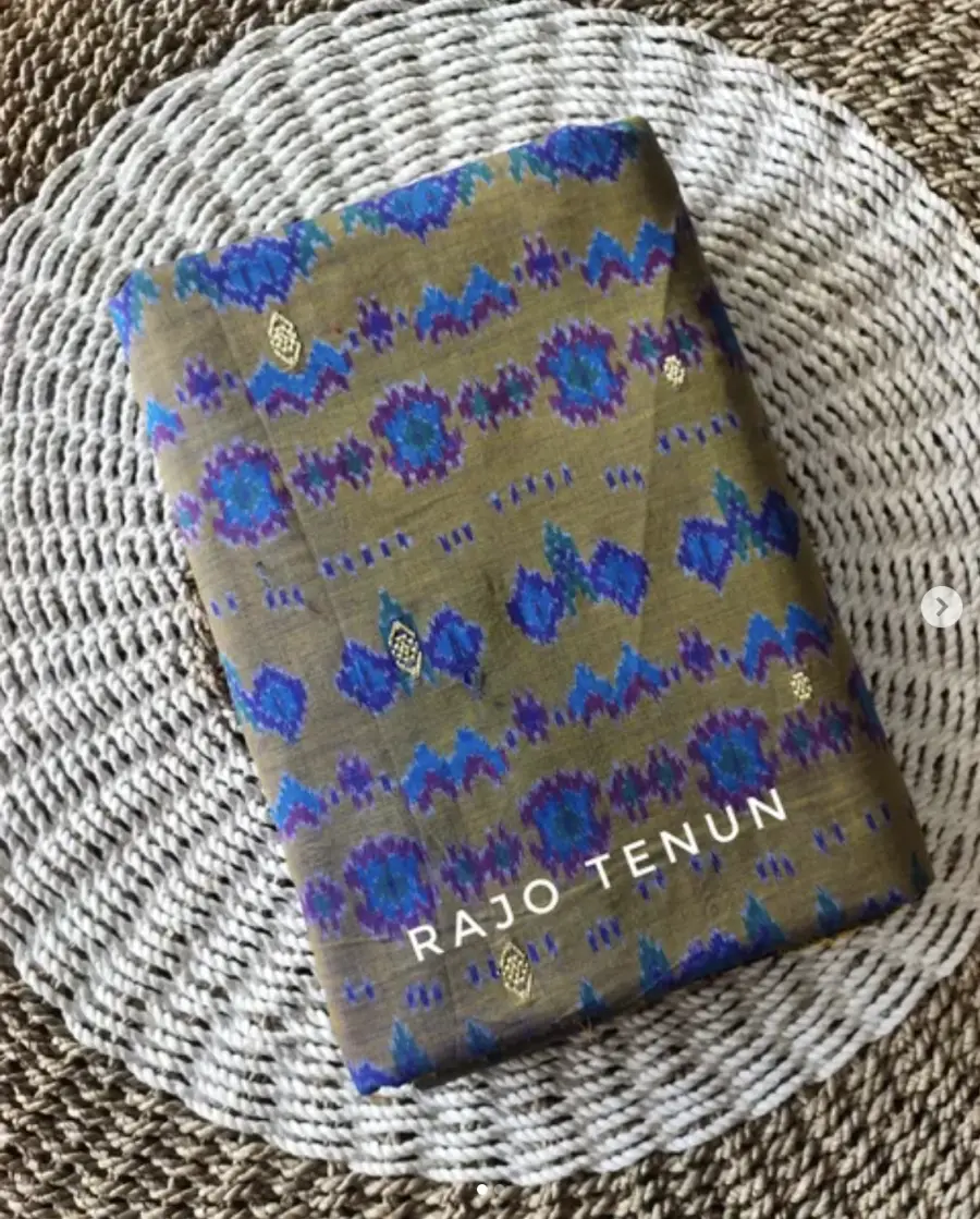 Kain Blongket Motif Biru